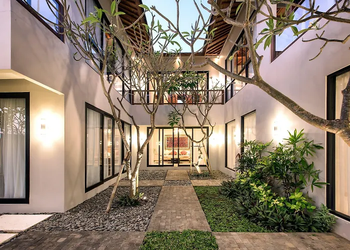 Hotel Karang Saujana 4*