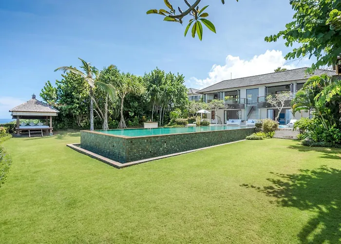 Hotel Karang Saujana 4*