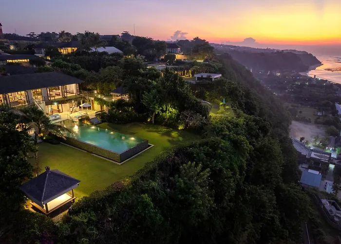 Karang Saujana Hotel Uluwatu (Bali)