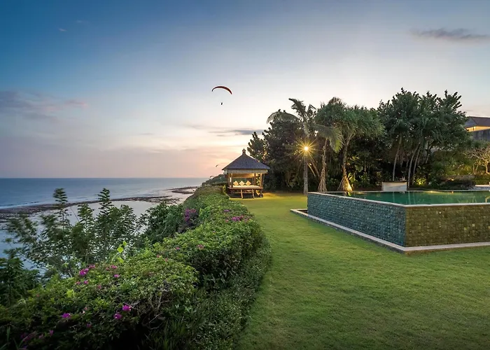Karang Saujana Hotel 4*