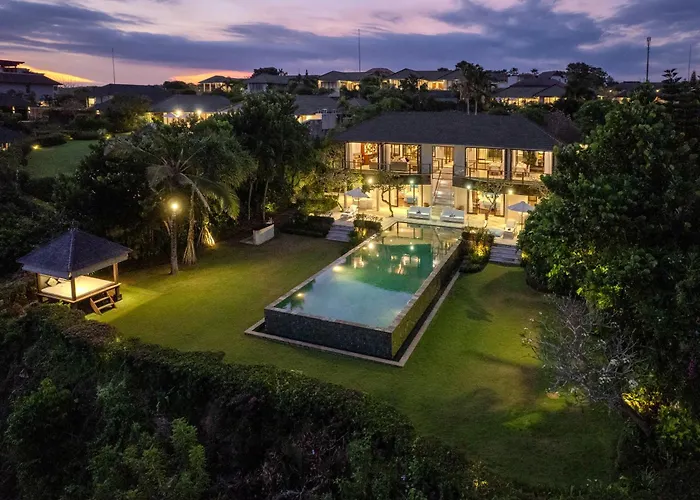 Karang Saujana Uluwatu (Bali)